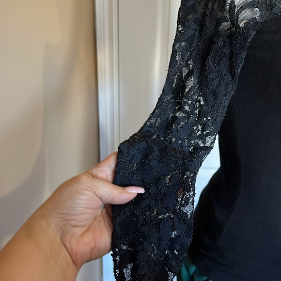 Simple black top for any occasion/Size XS - Picture 3 of 8